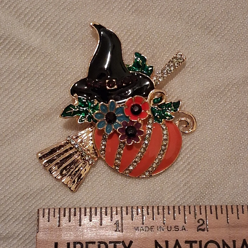 Halloween Witch Hat Brooch with Pumpkin, Broom, and Flowers - Picture 5 of 6